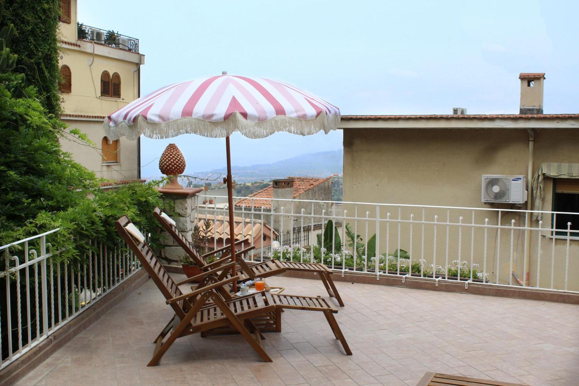 Donna Rosa - Your Home In Taormina Exterior photo